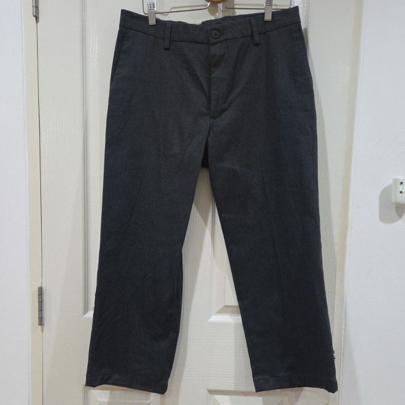 กางเกงขายาวผู้ชาย สีเทาเข้ม ยี่ห้อ Dockers Classic