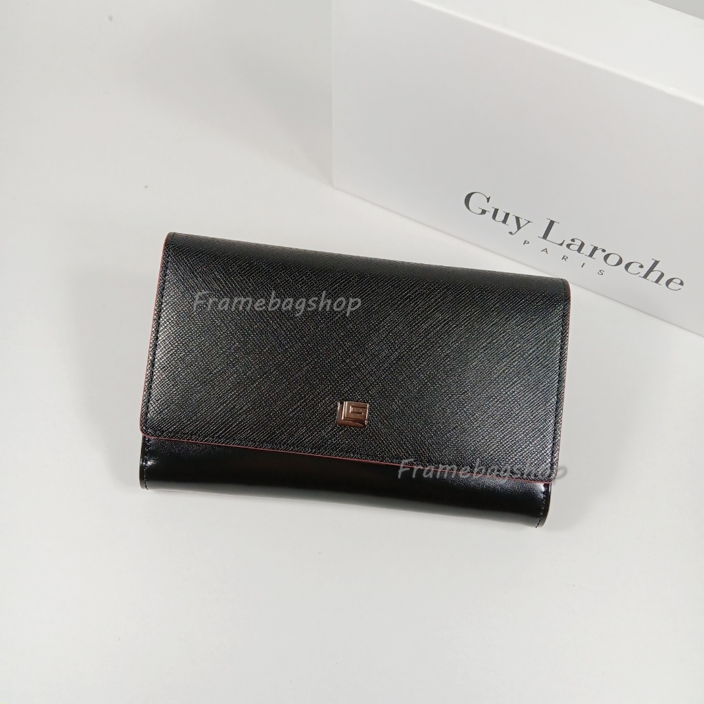 Guy Laroche กระเป๋าสตางค์ผู้หญิงใบกลาง สามพับ สีดำ ขอบเส้นแดง หนังลาย+หนังเรียบ