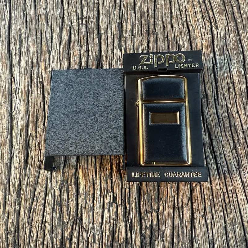 Zippo รุ่น No. 3500 Slim Black Elegance - Gold Electroplate
