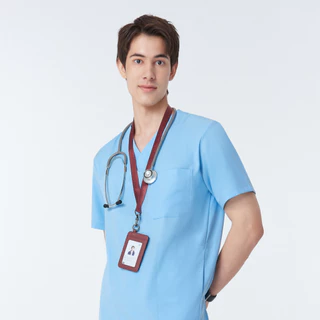GQ Pro MED Lanyard™ กระเป๋าใส่บัตรจีคิว พร้อมสายคล้อง