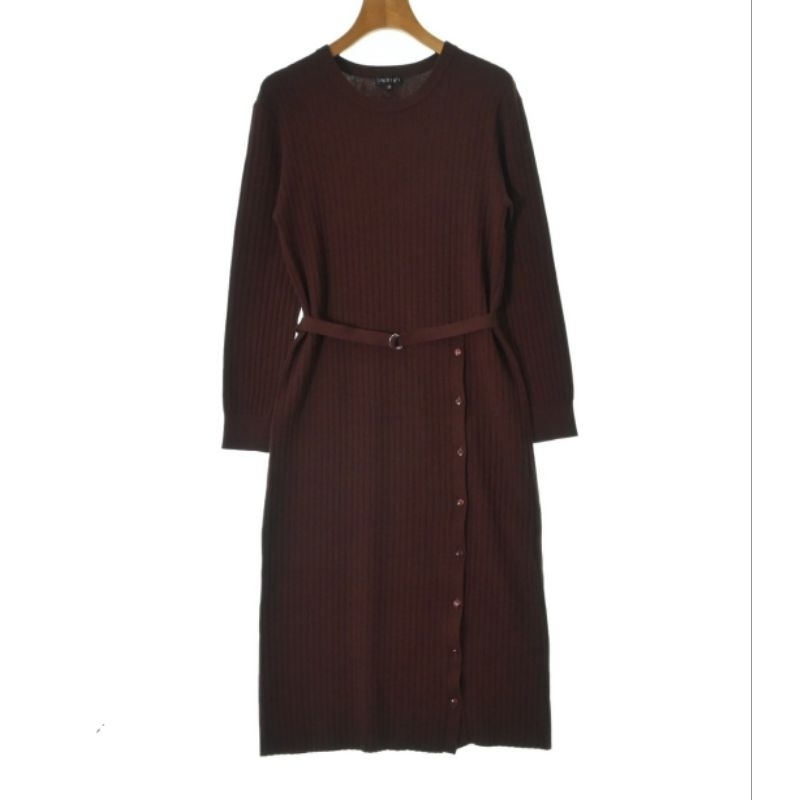 Q11 ชุดกระโปรงผ้าริบ INDIVI