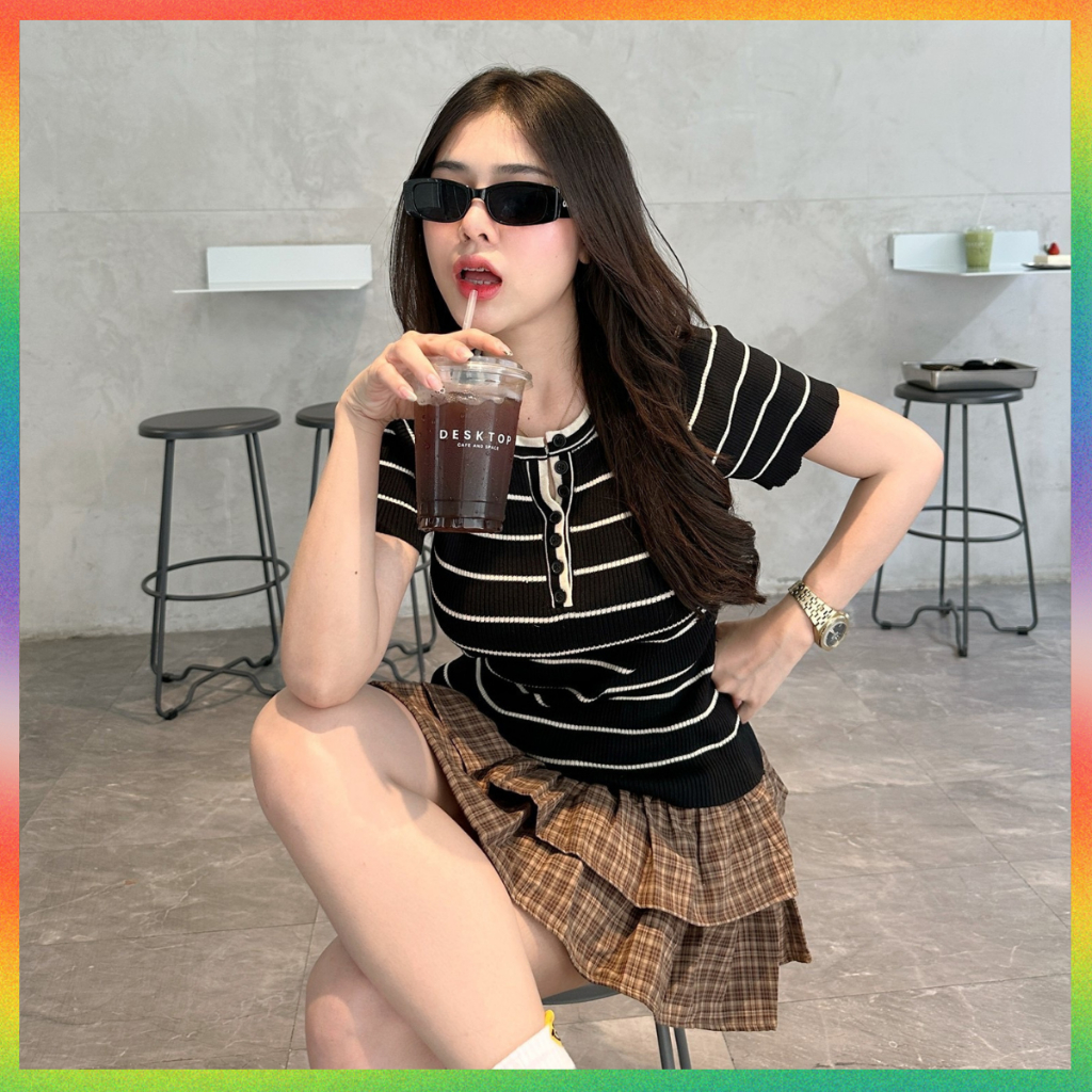 🌈MesubShop🌈เสื้อครอปคอกลมแขนสั้น งานผ้าไหมพรมทอลายคาดสี แต่งกระดุมหน้า สาวอวบใส่ได้ เรียบหรูดูแพงสุก รุ่น ผ้าปู