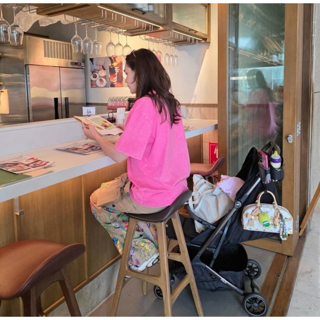 (DROP 7) STICKER CLUB T-SHIRT - PINK (ADULTS) - รูปที่ 5