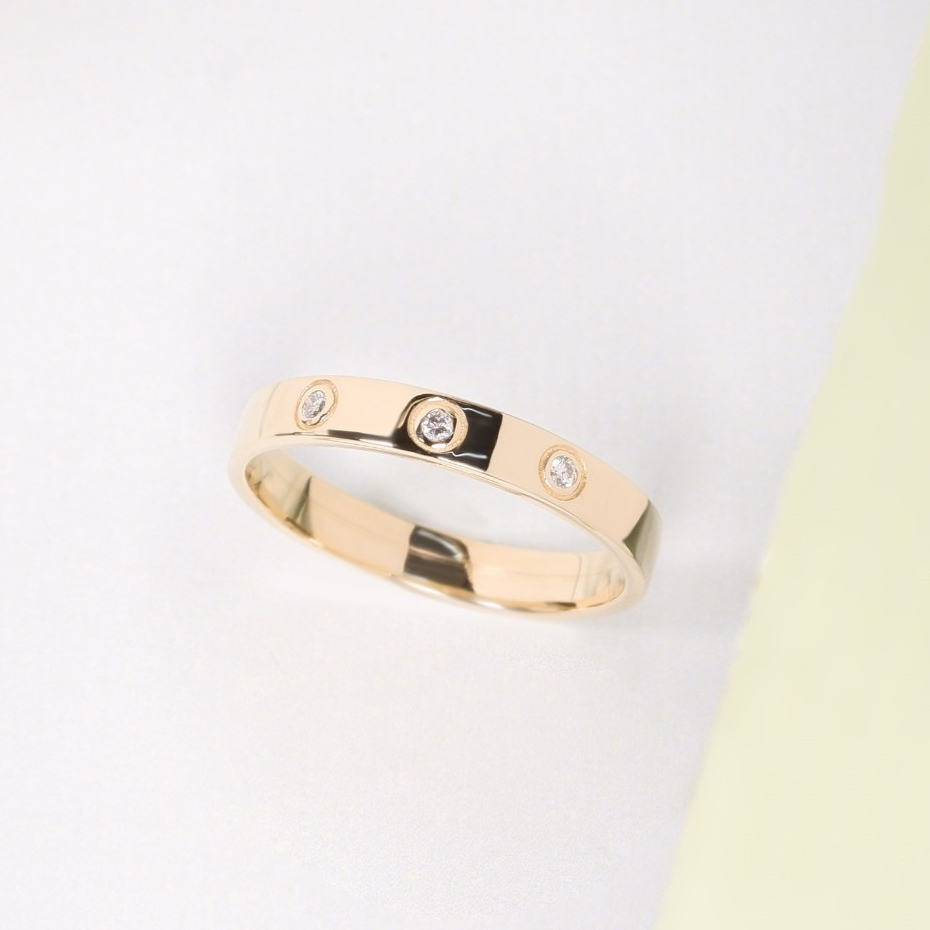 Grace Fine Jewelry แหวนทองแท้ 9K Trinity Diamonds Ring (แจ้งไซส์ทางหมายเหตุ)