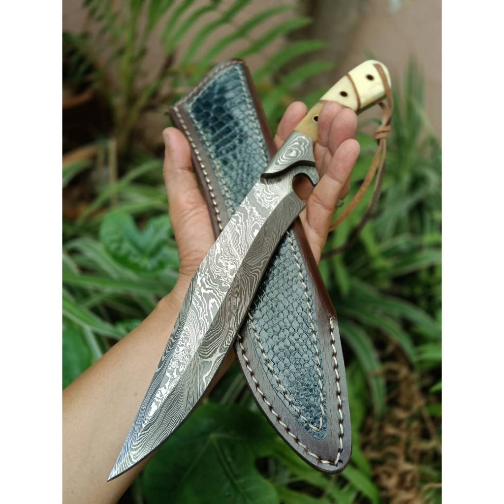 มีดโบวี่ Bowie knife มีดแคมป์ มีดดามัสกัส Damascus มีดเดินป่า Fulltang 7” ด้ามกระดูก หมุดทองเหลือง ซ