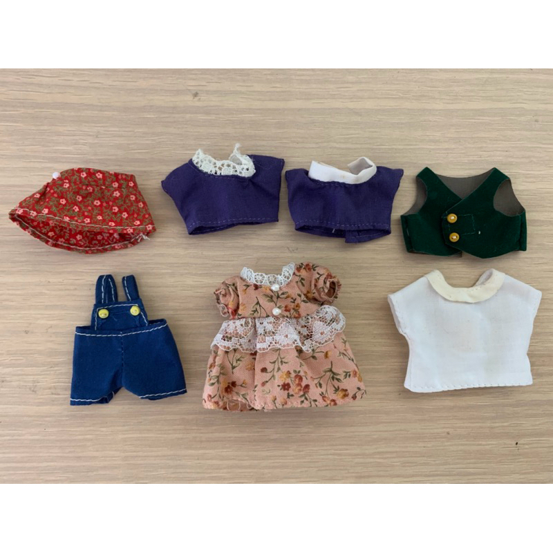 สินค้ามือสอง💥  Slyvanian Families 7 ชิ้น เสื้อผ้า / เครื่องแต่งกาย น้องขนาดกลางและขนาดใหญ่ จากญี่ปุ่