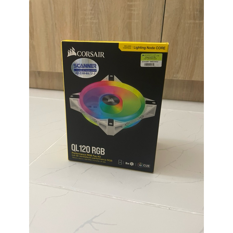 พัดลมระบายความร้อน CORSAIR iCUE QL120 RGB 120mm PWM White Fan Triple Fan Kit with Lighting Node CORE