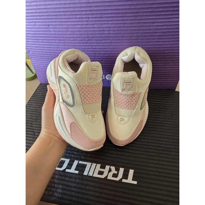 รองเท้าผ้าใบFila สำหรับเด็กผู้หญิง