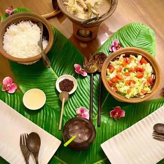 ใบตองปลอม Banana Leaf ใบตองเสมือนจริง ใบตองเทียม ใบประดับโต๊ะ ใบตองพลาสติก MoMo Bakery