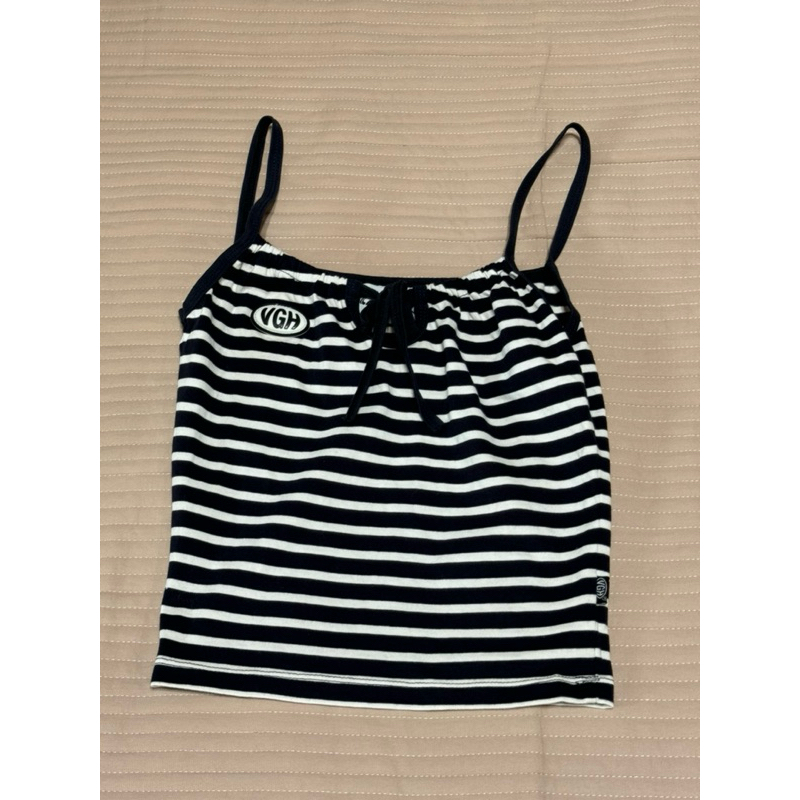 เสื้อสายเดี่ยว VGH ลายทางขาว-กรม 🛼