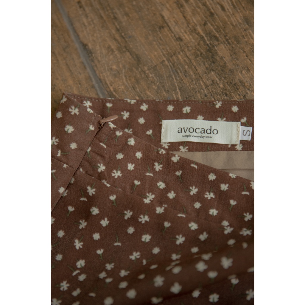 avo ginkgo cream skirt กระโปรงผ้า polyester ลายดอกไม้เล็กๆ รอบนี้มา 2 โทนสีนะค้า รุ่นนี้มีซับในให้ไม่ต้องกลัวโป๊เลยค่า - รูปที่ 6