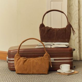 (NEW SUEDE) กระเป๋าสะพายหนังกลับ MELLOW SUEDE collection - 2…