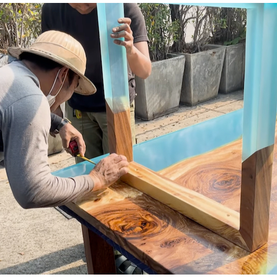 สอนทำโต๊ะไม้เรซิ่น คอร์สออนไลน์ ไม่มีพื้นฐานก็เรียนได้ สอนตั้งเเต่เริ่มต้นจนจบ บอกรายละเอียดอุปกรณ์ครบ ถามตอบได้ตลอดครับ