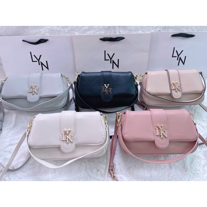 LYN กระเป๋าผู้หญิง 2025 กระเป๋าใหม่ หนังนิ่ม ลายก้อนเมฆ。92