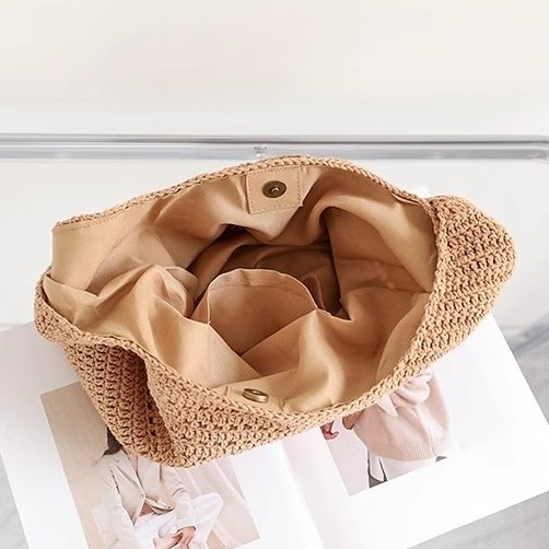 พร้อมส่ง 2 สี กระเป๋าถัก ถักเล่นลาย งานเลือกถัก ถักละเอียด มีซับใน ทรงhobo P332 - รูปที่ 6