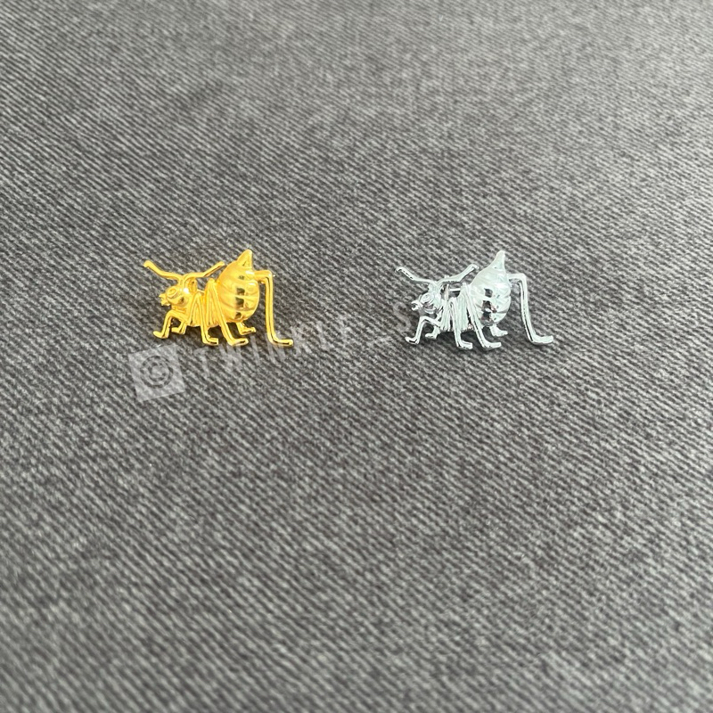 [ส่งฟรี] เข็มกลัดรูปมดชุบเงิน/ทอง วัสดุเกรดพรีเมียม ไม่ขึ้นสนิม