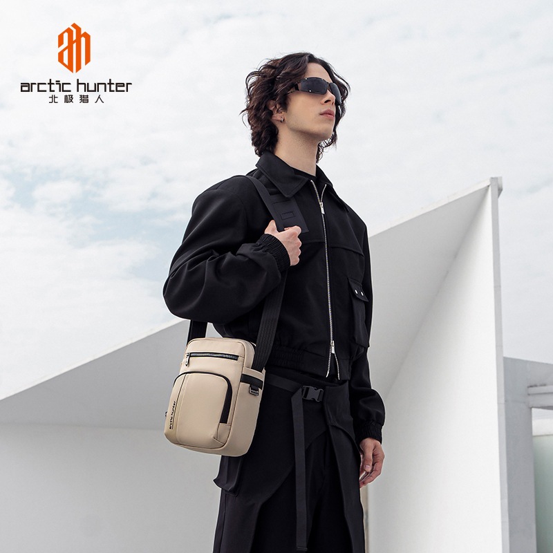 2025New✨ Arctic Hunter กระเป๋าผู้ชาย กระเป๋าสะพายข้าง แบบใหม่ล่าสุดผ้ากันน้ำ รุ่น KB00831