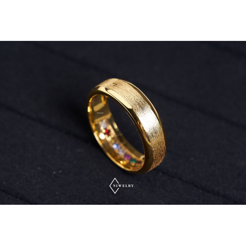 แหวนพลอยนพเก้าแท้ตรงตามตำราทุกประการ เกรด Premium รุ่น Nine Elegance ตัวเรือนเงินแท้ พร้อมใบรับประกัน