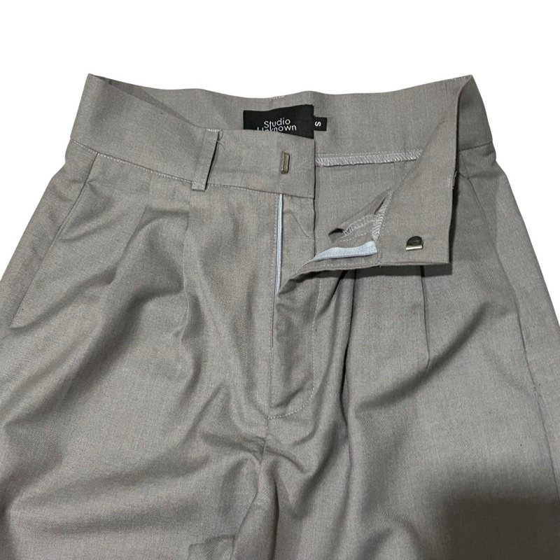 ส่งต่อ studio unknown size s เอว24-25 สะโพก36