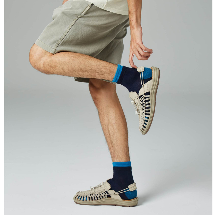 Keen รองเท้า All Gender  UNEEK II CONVERTIBLE (PLAZA TAUPE/PLAZA)