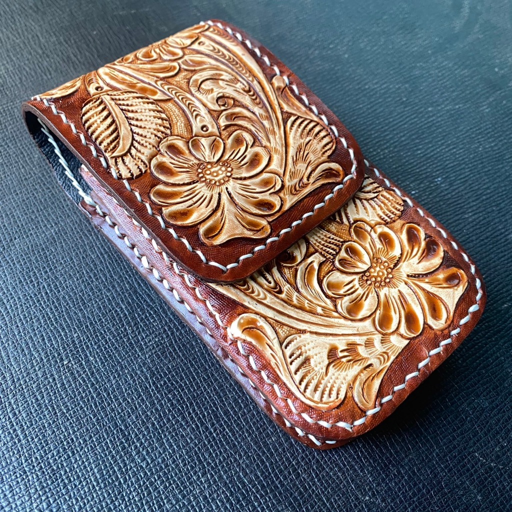กระเป๋าใส่มือถือ ใส่โทรศัพท์ แนวตั้ง หนังแท้ตอกลาย งานฝีมือHandmade