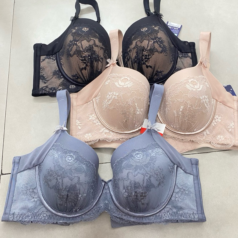 Wacoal Curve Diva บราเก็บกระชับ รุ่น WB7941 ,WB7860 ปกติ 1,300.-