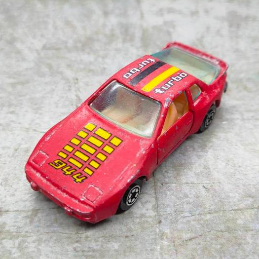 โมเดล รถเหล็ก [Yatming]  NO.1089 PORSCHE 944 TURBO