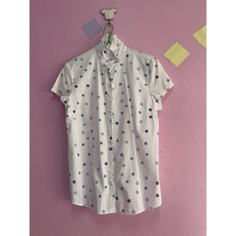 เสื้อเชิ้ตแขนสั้น AIIZ ส่งต่อ