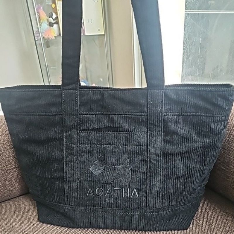 กระเป๋าลูกฟูก Agatha ใหม่