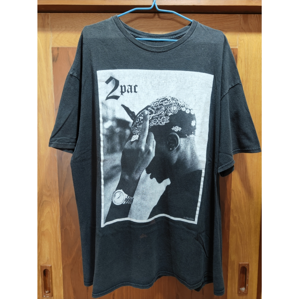 เสื้อวินเทจ 2Pac Middle Finger เสื้อ วินเทจ แร็ปเปอร์ TUPAC 2PAC ทูพัค Vintage T-Shirt VTG. vtg Tee