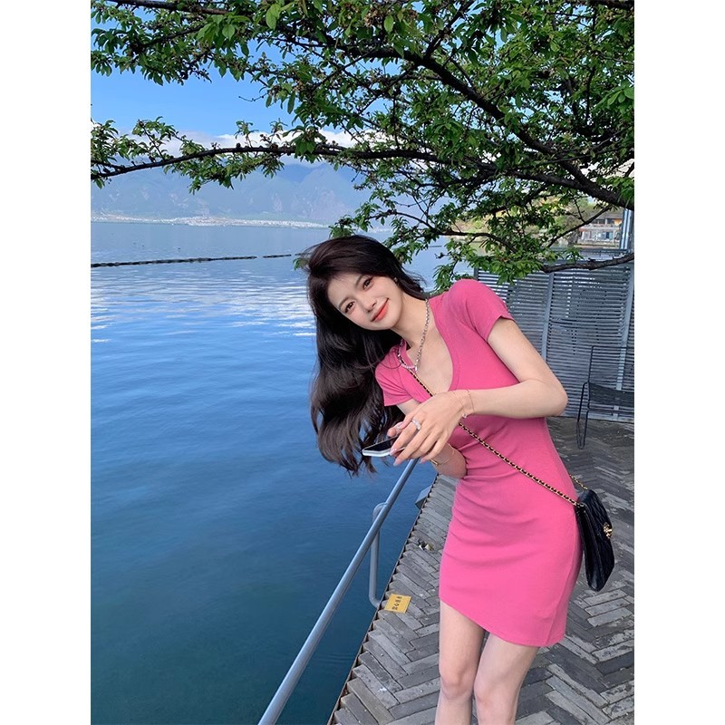 ins สุดฮอตสไตล์สาวเพียวเดสซีรี่ สีชมพู ชุดเดรสผู้หญิง ทรงสลิมเข้ารูป กระโปรงเอวสูง ทรงสะโพก โดพามีน ฤดูใบไม้ผลิและฤดูร้อ