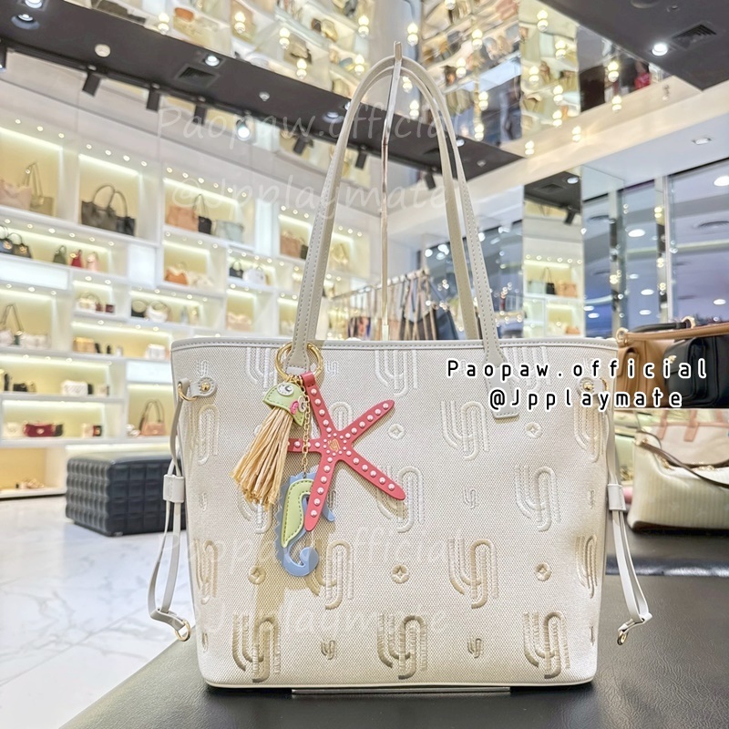 LYN กระเป๋าสะพาย รุ่น Coral Infinite XL Tote Bag : LL25CBM331 แท้จากชอป พร้อมถุงกระดาษ