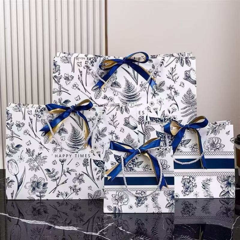 🍍🍍 PK 🍍🍍Printed paper bags / Shopping / Put in a gift ถุงของขวัญ แบบกระดาษ พร้อมริบบิ้นทูโทน