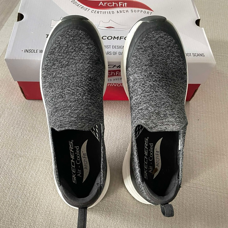 รองเท้า Skechers มือสอง เทียบมือ1