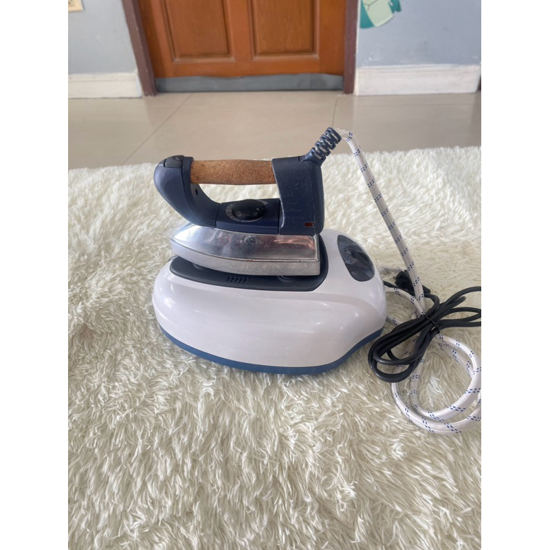 มือ2 ELVIRA เตารีดไอน้ำ รุ่น 525