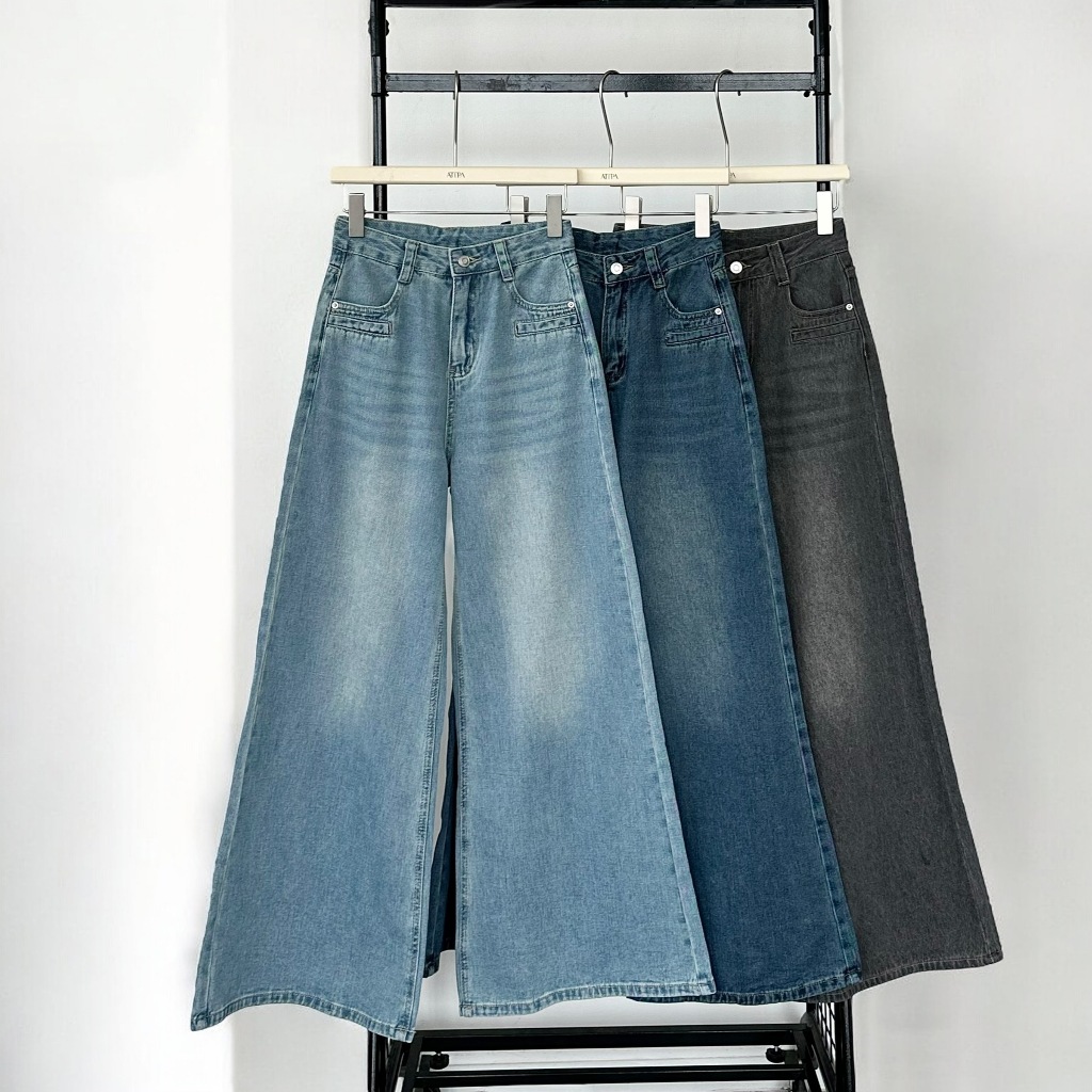 Atipashop - BAE WIDE JEANS กางเกงยีนส์ ทรงกระบอกใหญ่ ดีเทลกระเป๋าหลังกลับ