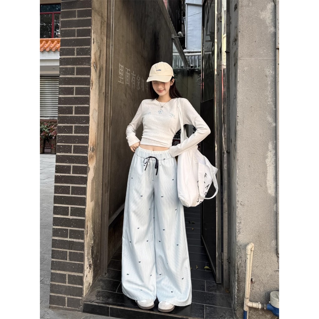 Blossom Closet🌊กางเกงลำลองผู้หญิง เอวสูง สีฟ้า พิมพ์ลายโบว์ ผูกเชือก ทรงหลวม - รูปที่ 2