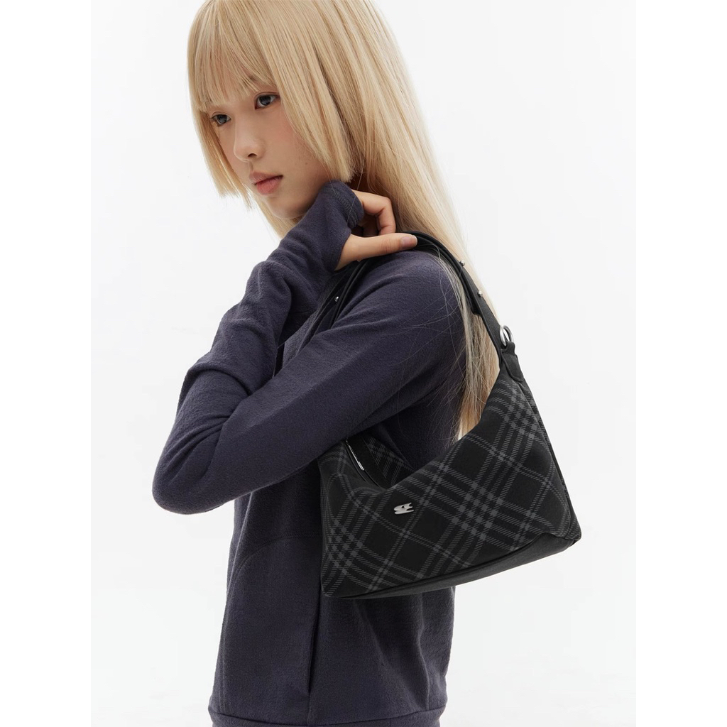 (พร้อมส่ง) กระเป๋า CryingCenter Black Felt Bag กระเป๋าสะพายไหล่🖤