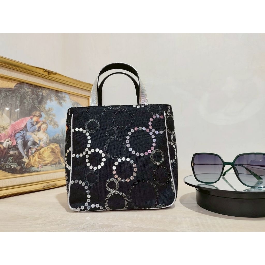 #MZ WALLACE NEW YORK NYจิ๋วแต่แจ๋ว ใบเล็กน่าใช้ สวยใหม่ ไม่ผ่านการใช้งาน มือหนึ่งหลักหลายพันบาท