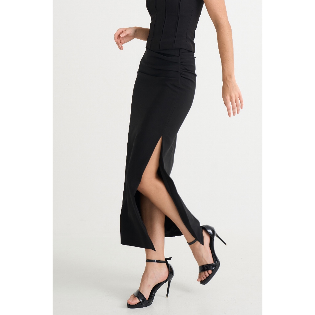 Wearly apparel - Juliette Skirt [ กระโปรงผ่าข้าง ]