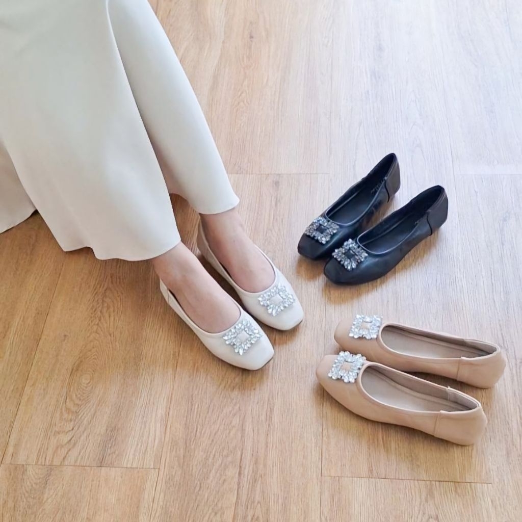 รองเท้าคัชชูเพชรส้นสวยหนังนิ่มใส่ตรงไซส์36-41รหัสM088