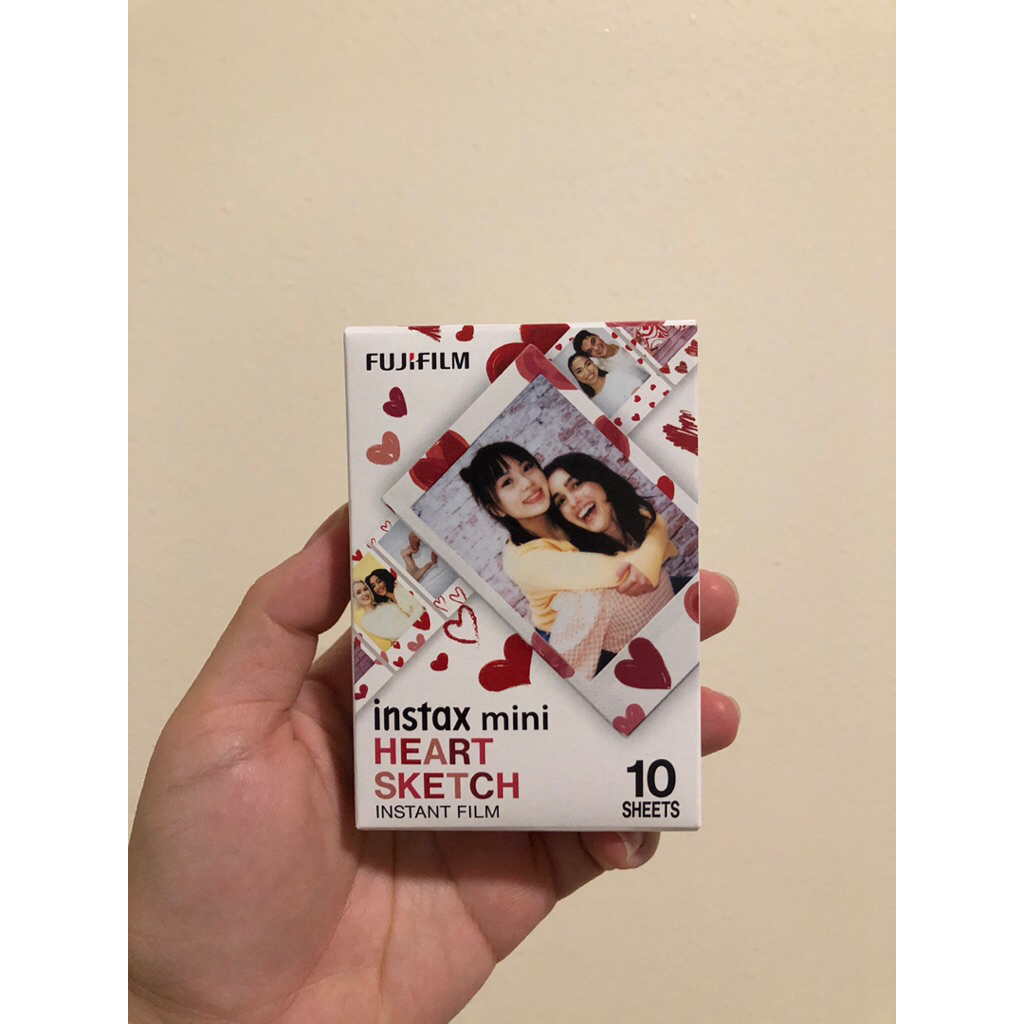 📌พร้อมส่ง  ฟิล์มโพลารอยด์ Fujifilm Instax mini 📷 ลาย Heart Sketch