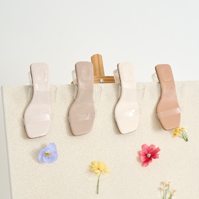 Buckle Me รองเท้าส้นแก้วสูง 2 นิ้ว Vanellope