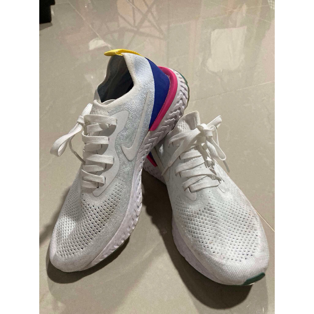 รองเท้า Nike สำหรับผู้หญิง