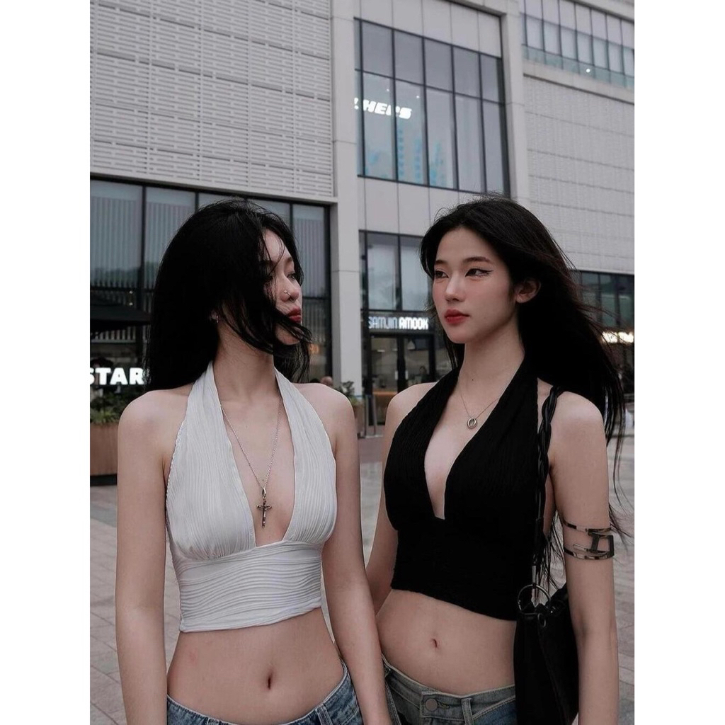 พร้อมส่ง เสื้อกล้ามคอวีลึกเซ็กซี่สีดำสำหรับผู้หญิงใส่ในช่วงฤดูร้อน เสื้อกล้ามทรงเข้ารูปแขนสั้นสไตล์อเมริกันสุดฮอต