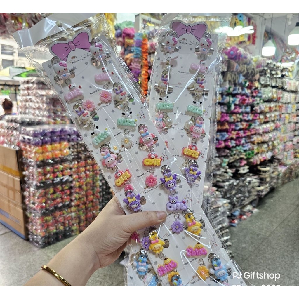 ที่หนีบเข็มขัดนักเรียนซานริโอ้ห้อยน่ารัก ขายส่งยกโหล12ตัวสุดคุ้ม