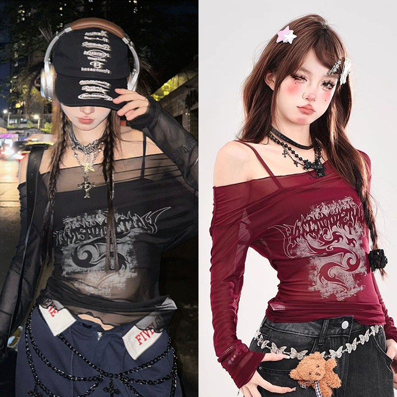 YOYO พร้อมส่ง🐲เสื้อครอป เซ็ต2ชิ้น🐲ซีทรู  พิมพ์ลายมังกร เสื้อปาดไหล่แขนยาว ทรงรัดรูป  แซ่บๆ Y2K  เซ็กซี่ผู้หญิง