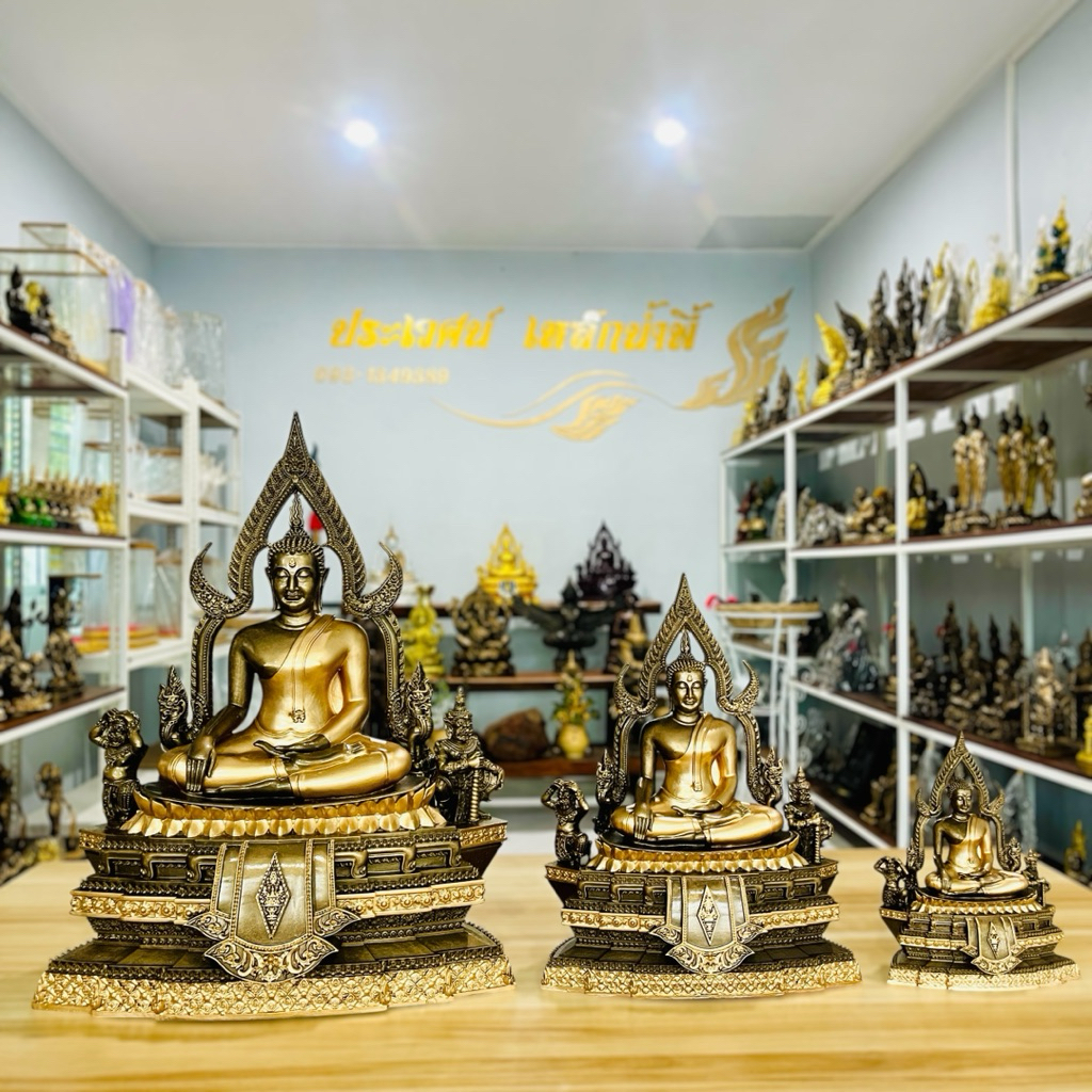 พระพุทธชินราช แร่เหล็กน้ำพี้ ขนาดหน้าตัก 7 นิ้ว ฐาน 13 นิ้ว สูง 17 นิ้ว งานพุทธศิลป์ประณีต พร้อมฐานรองฟรี