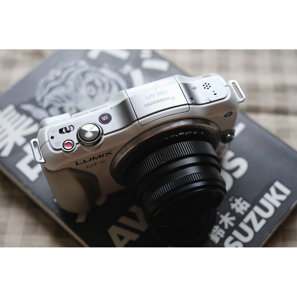 กล้องดิจิตอล Lumix GF5 พร้อมเลนส์ละลายหลัง สภาพใช้งาน
