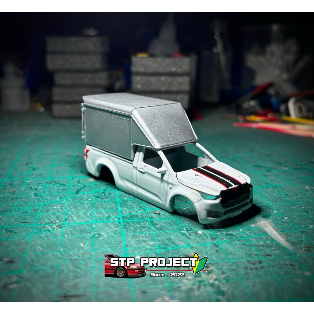 โมเดลตู้ทึบซิ่ง 1/64 เปิด-ปิด ฝาได้ ตู้ทึบเตี้ย *ไม่รวมรถ*สำหรับใส่รถ Dmax majorette